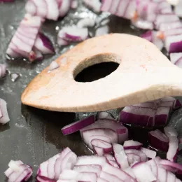 sauteing onions in oil