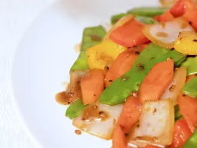 stir-fried vegetables in black pepper sauce