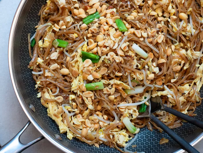 frying pan filled with yuba pad Thai