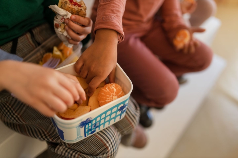 Children sharing snacks at schools can increase risk of allergic reactions for children with food allergy